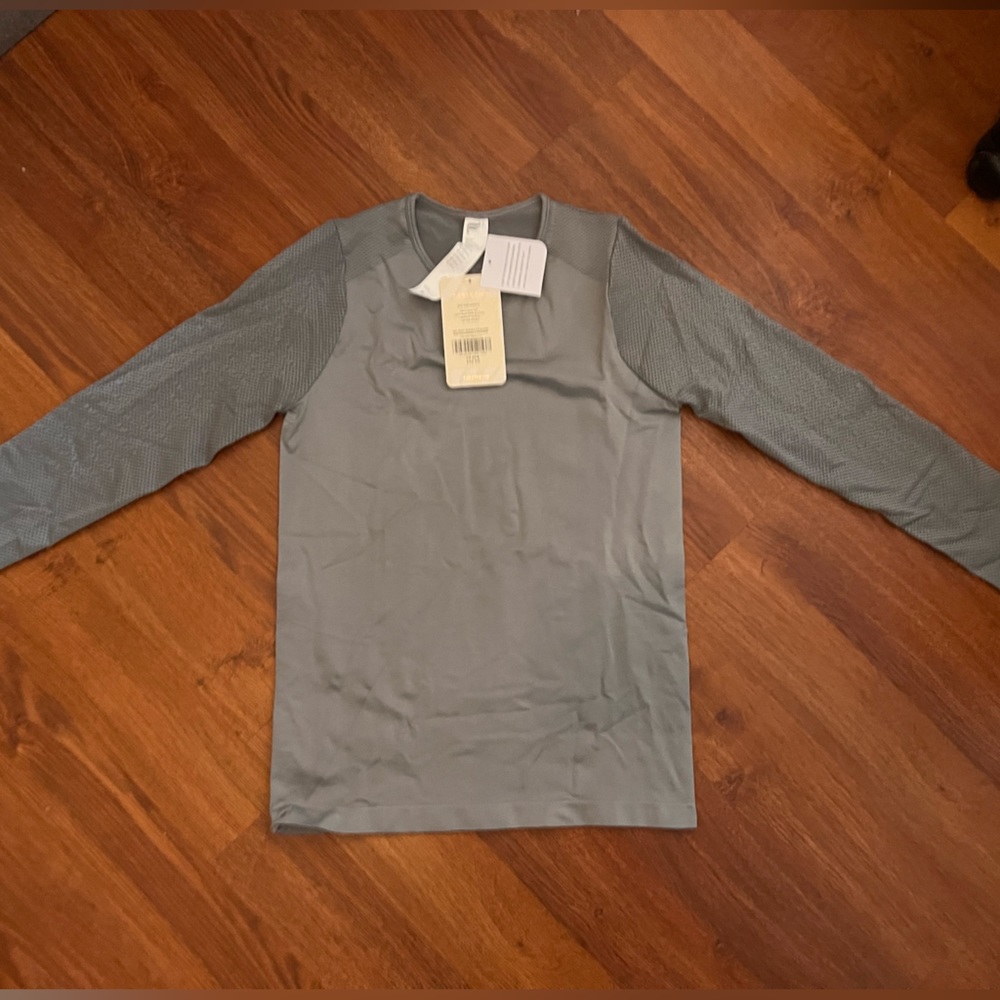 Fabletics Sync Seamless Long Sleeve II - S